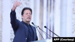 وزیرِ اعظم عمران خان نے پنجاب کے شہر میلسی میں جلسے سے خطاب کرتے ہوئے یورپی ممالک کو تنقید کا نشانہ بنایا تھا۔ 