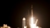 SpaceX phóng phi thuyền đưa 4 phi hành gia lên trạm không gian