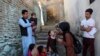 افغانستان: کمزور نظام صحت کووڈ اور خسرے کے بڑھتے بوجھ تلےدبنے لگا